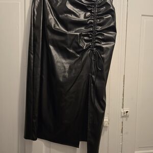 Cider Black Ruched Pencil Skirt